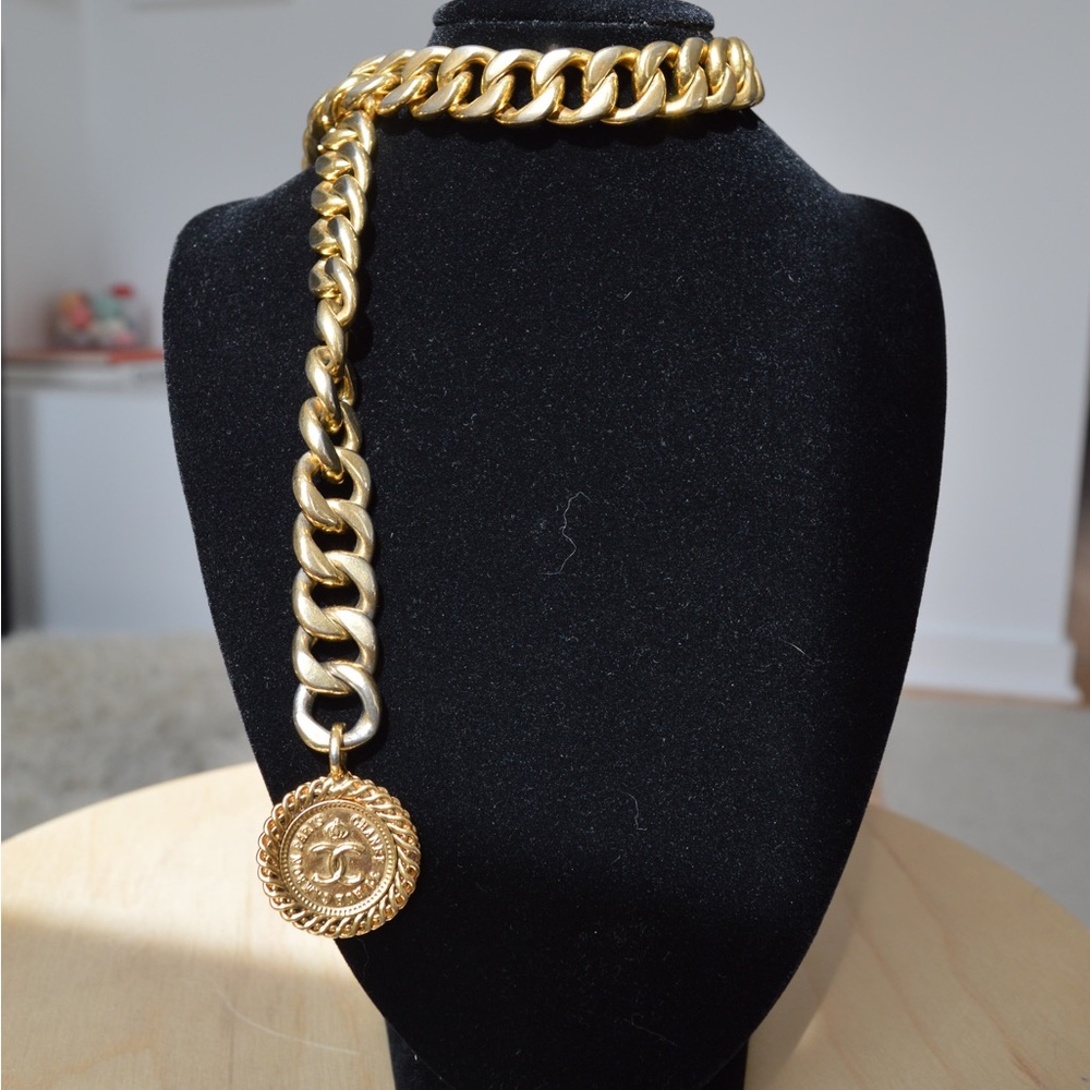 18 karat gold plated CHANEL necklace